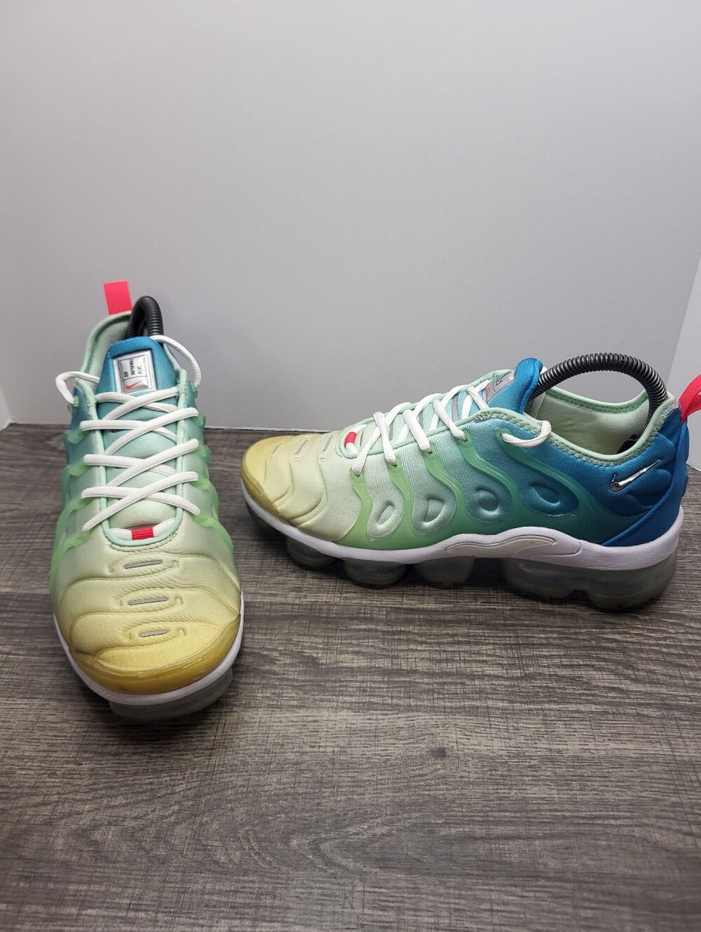 Nike Air Vapormax Plus Sneaker Women Size 8 Mint Foam Laser Blue Running Shoes